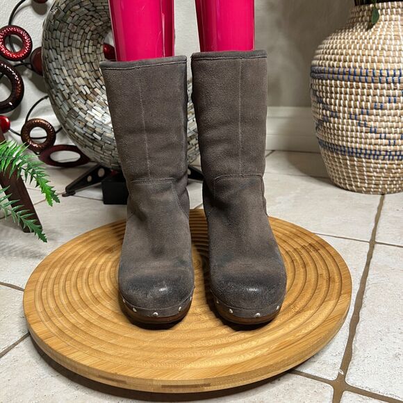 UGG Lynnea Brown Suede Leather Ankle Fold Over Booties Women’s Size 5 US - Picture 4 of 16